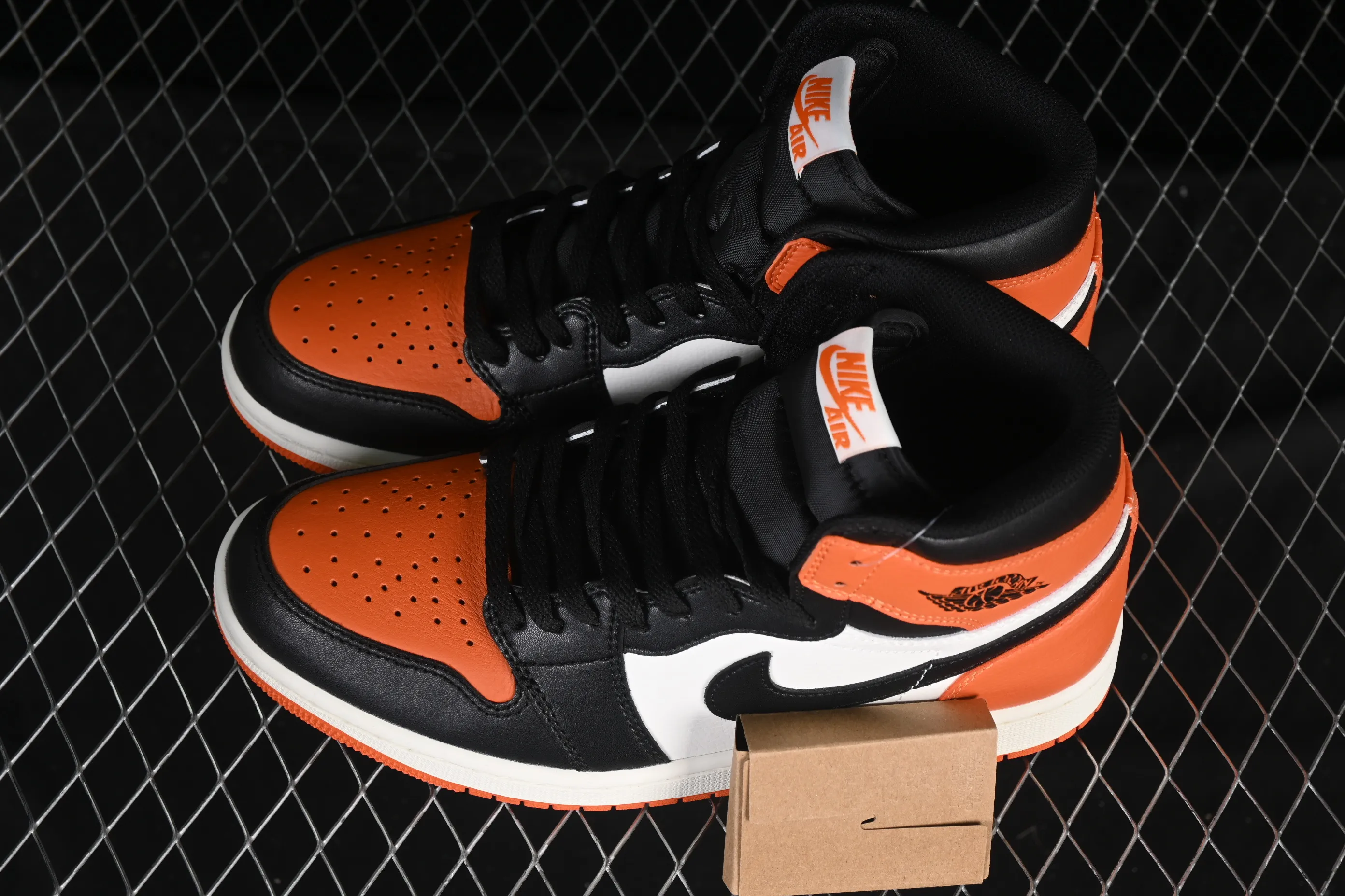 All Categories Air Jordan Jordan Series Basketball Shoes Air Jordan 1 High Air Jordan 1 High OG "Shattered Backboard" AJ1 Joe 1 New Shattered DZ5485-008